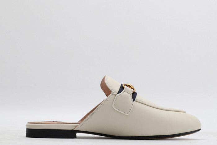 guc loafer